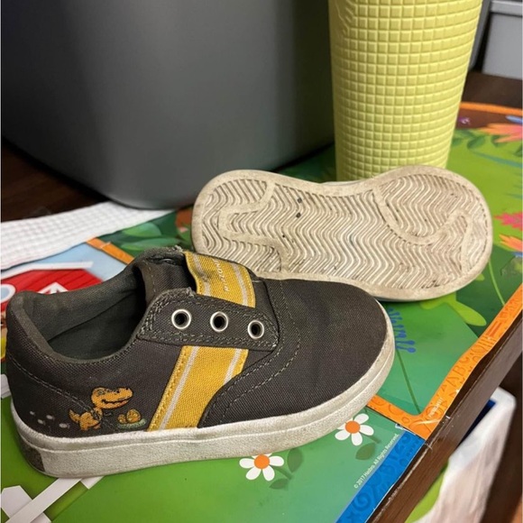 Toddler boy shoes 5T-6T - Picture 1 of 9